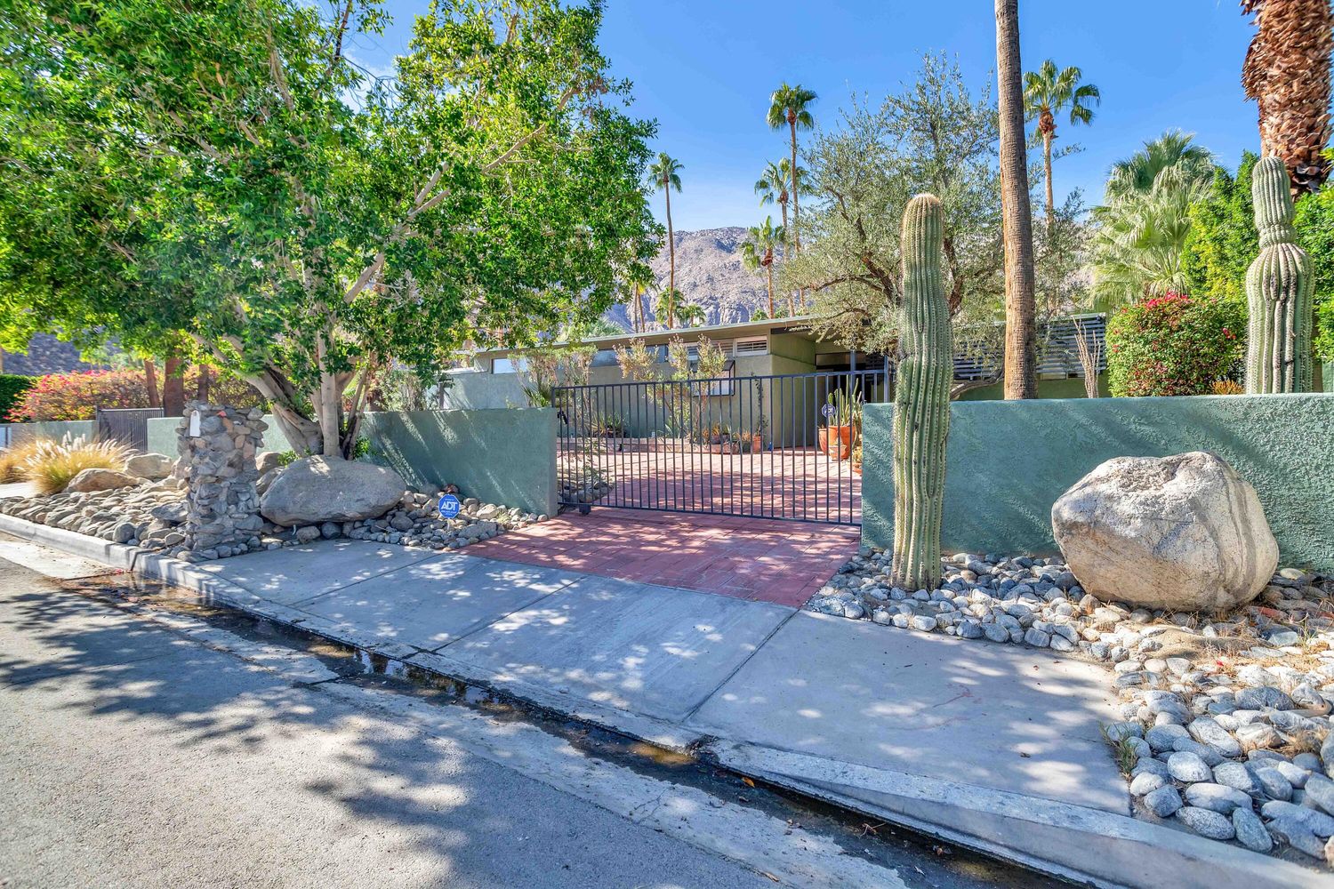 Old Las Palmas Home in Palm Springs Beverly Hills Swap Meet